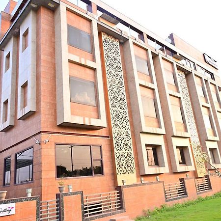 The Dwelling Inn Greater Noida Kültér fotó
