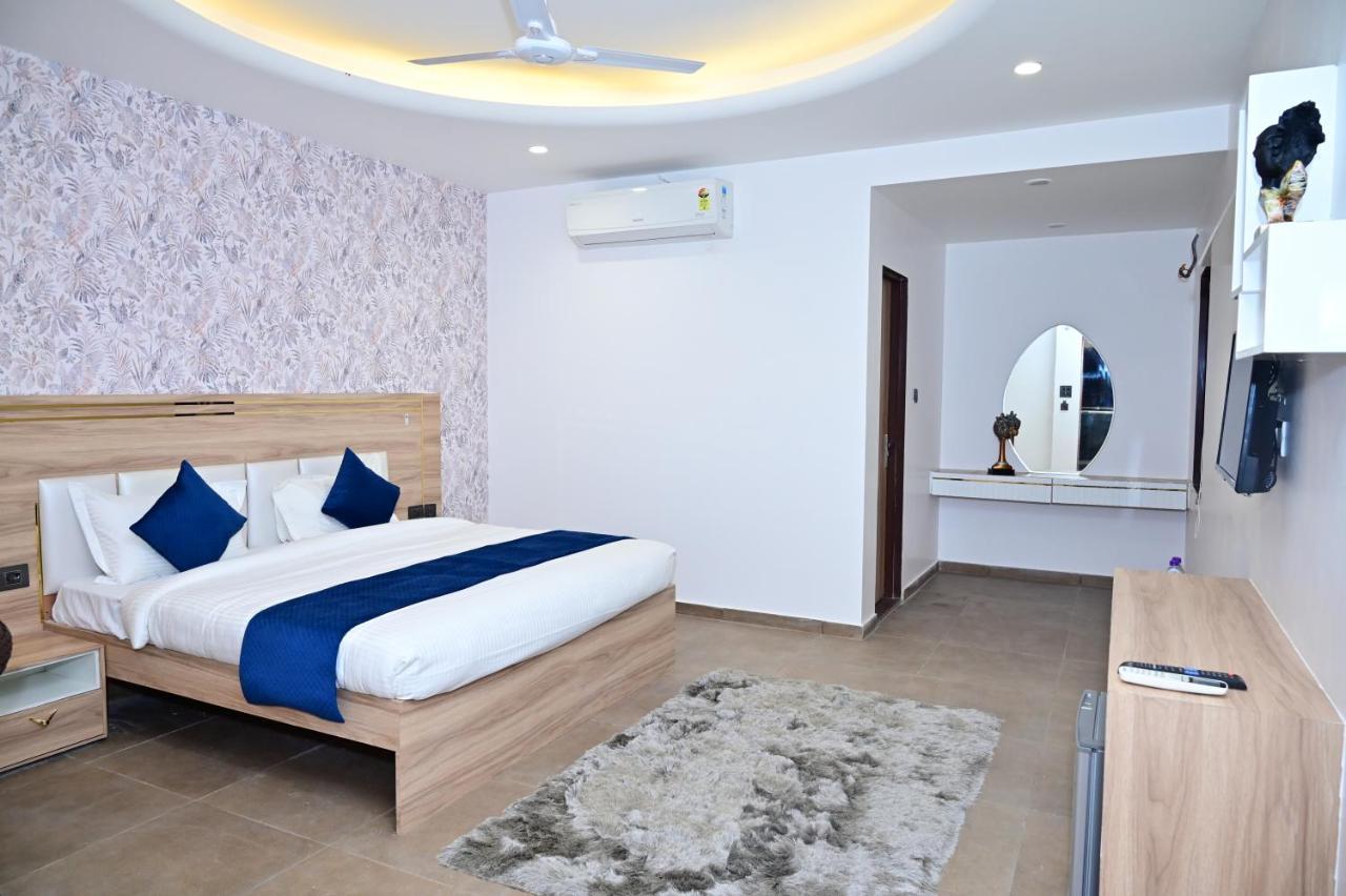 The Dwelling Inn Greater Noida Kültér fotó