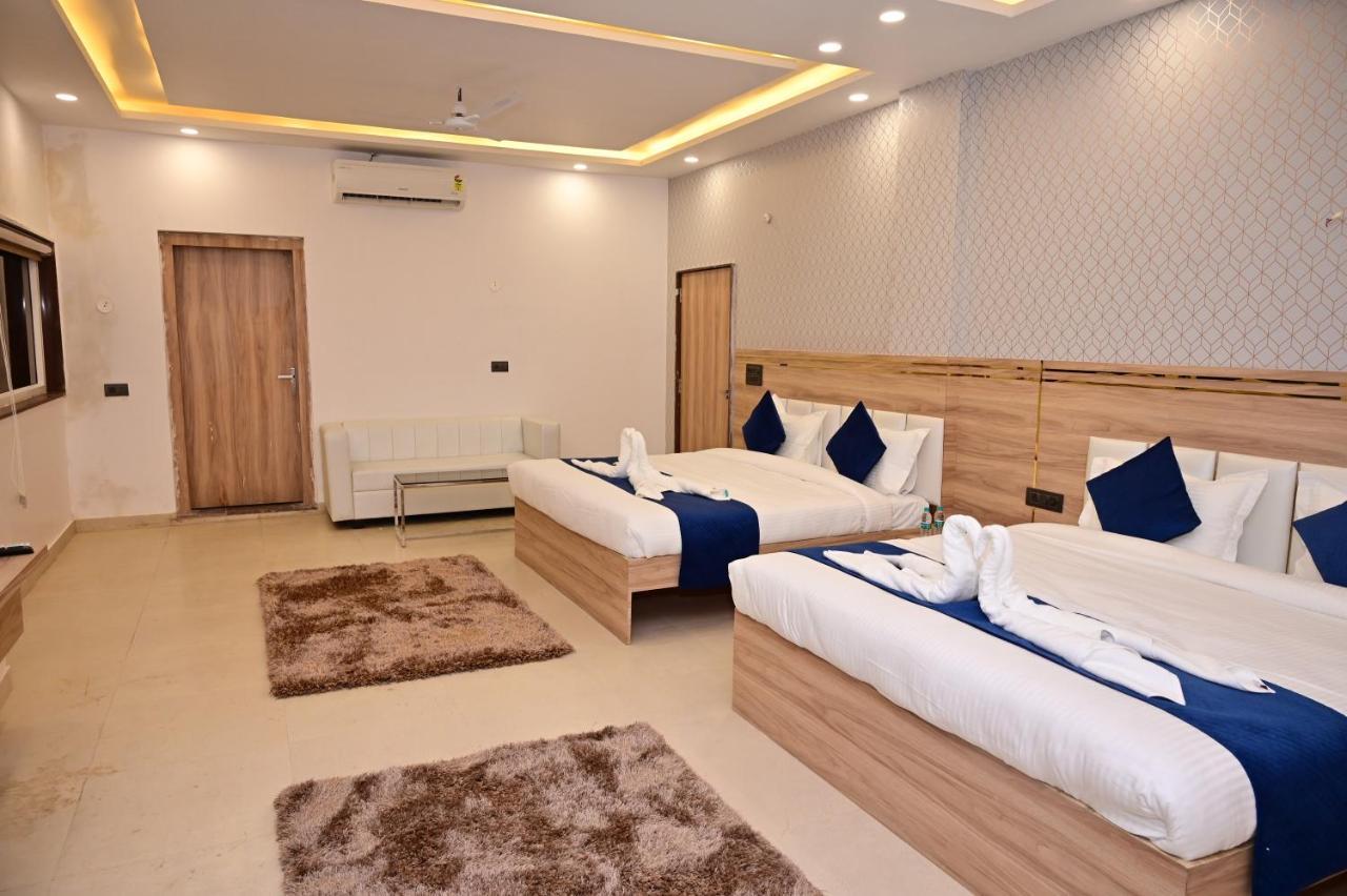 The Dwelling Inn Greater Noida Kültér fotó