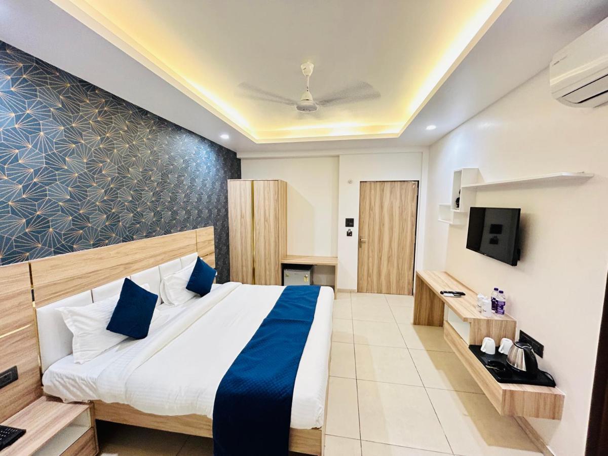 The Dwelling Inn Greater Noida Kültér fotó