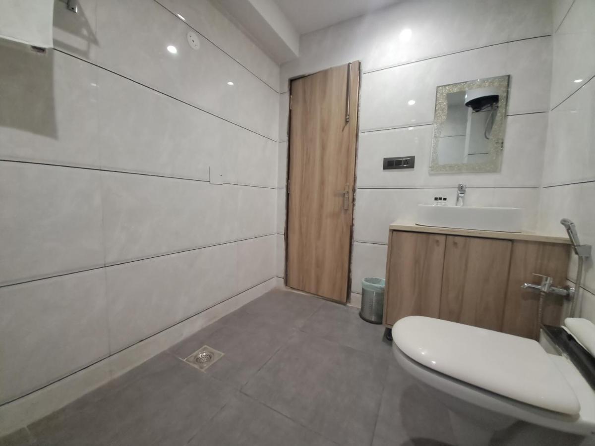 The Dwelling Inn Greater Noida Kültér fotó